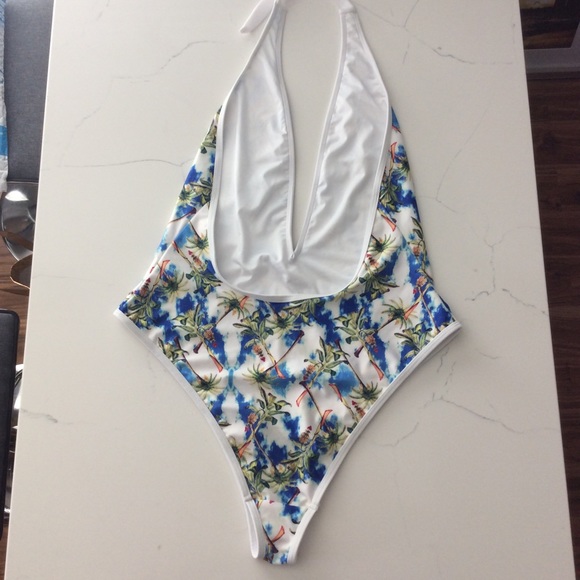 Deep V neck one piece swimsuit - Picture 9 of 14